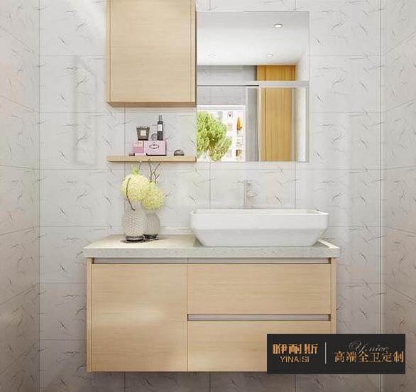 小巧的吊柜，滿足衛(wèi)生間日常收納;設(shè)置隔板，方便洗漱用品擺放。